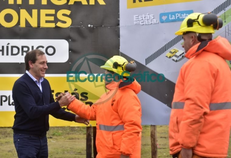 Comenzó la construcción de un reservorio en Los Hornos Comenzó la construcción de un reservorio en Los Hornos 1