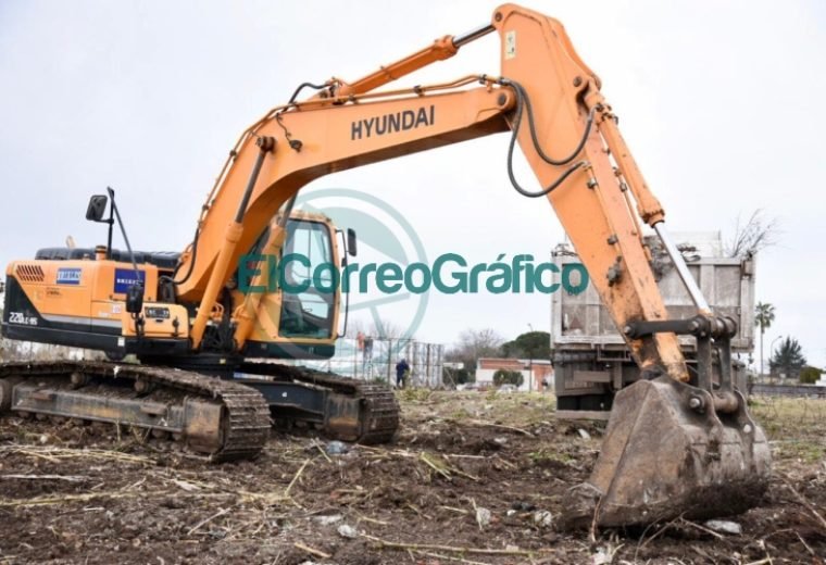 Comenzó la construcción de un reservorio en Los Hornos Comenzó la construcción de un reservorio en Los Hornos 2
