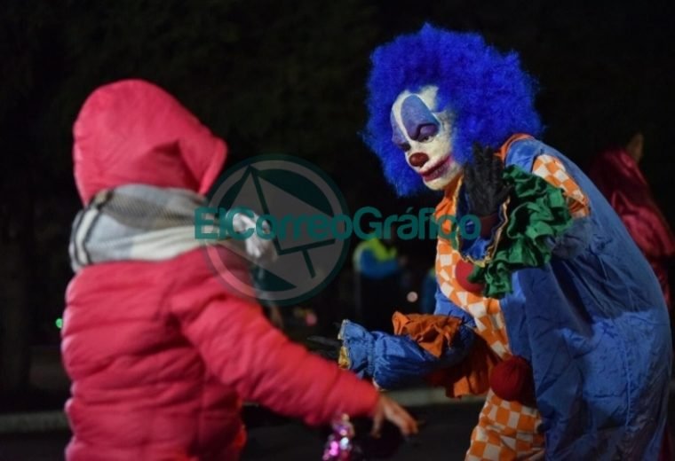 Con una atractiva propuesta, el estacionamiento de La República de los Niños se convirtió en un autocine 05