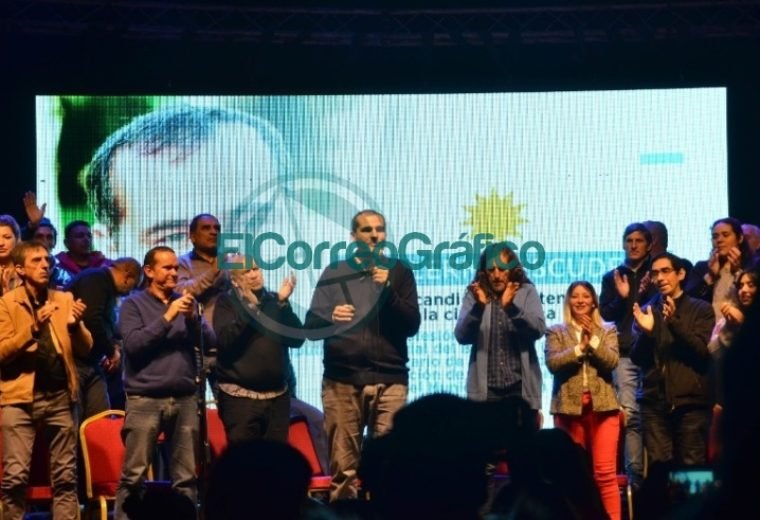 El bruerismo presentó su lista que competirá las PASO del Peronismo de La Plata El bruerismo presentó su lista que competirá las PASO del Peronismo de La Plata 3