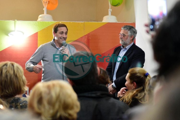 Garro en modo campaña con Marcelo Villegas: “Esta elección nos enfrenta contra el equipo que dejó la Ciudad en manos de las mafias” Garro en modo campaña con Marcelo Villegas: “Esta elección nos enfrenta contra el equipo que dejó la Ciudad en manos de las mafias”