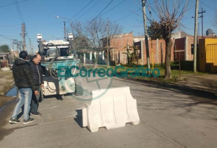 Hugo Novelino recorrió el bacheo de la calle 17 Hugo Novelino recorrió el bacheo de la calle 17 01
