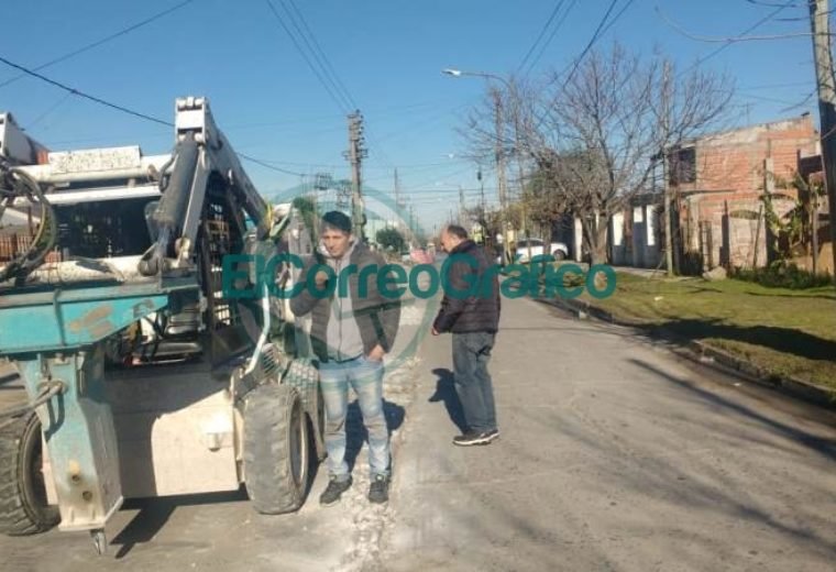 Hugo Novelino recorrió el bacheo de la calle 17 Hugo Novelino recorrió el bacheo de la calle 17 02