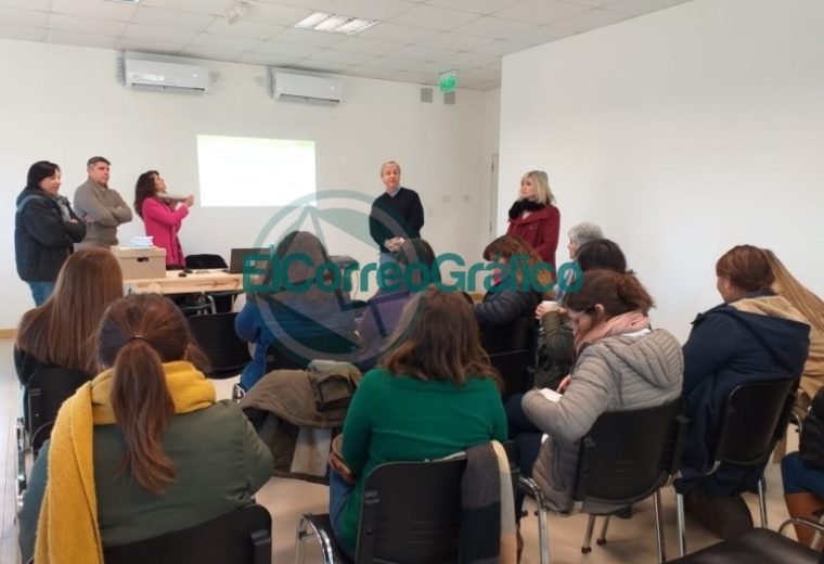 Los profesionales de Atención Primaria de la Salud recibieron capacitación sobre implementación de test rápidos de sífilis 3