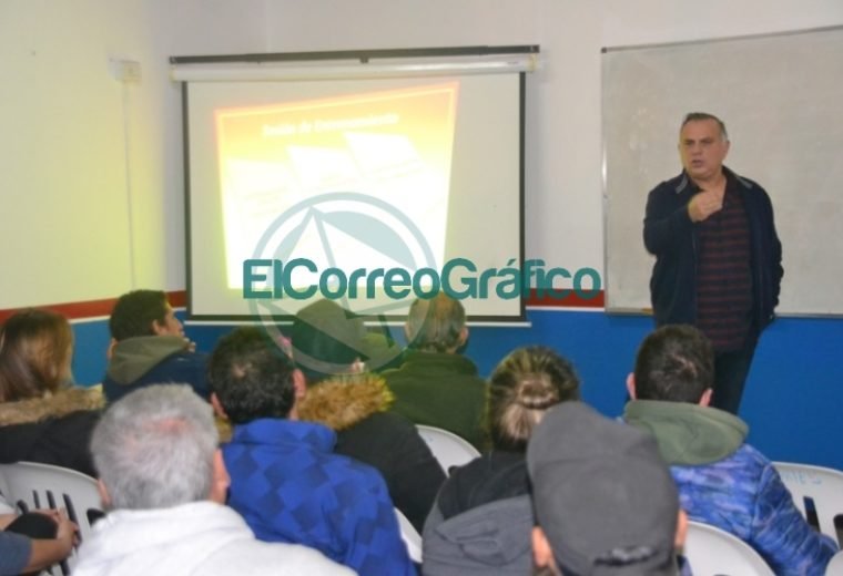 Luís Alberto Canay disertó en el Curso de Director Técnico Infanto-Juvenil 03