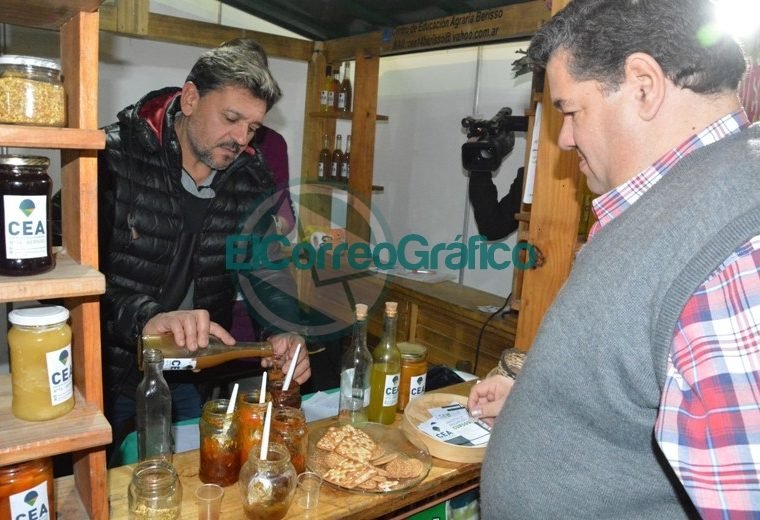 Nedela recorrió la Fiesta del Vino de la Costa 02
