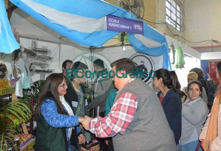 Nedela recorrió la Fiesta del Vino de la Costa 05