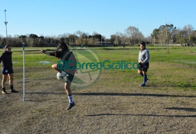 Nedela visitó el entrenamiento del equipo de Fútbol Femenino del Club Villa San Carlos 3