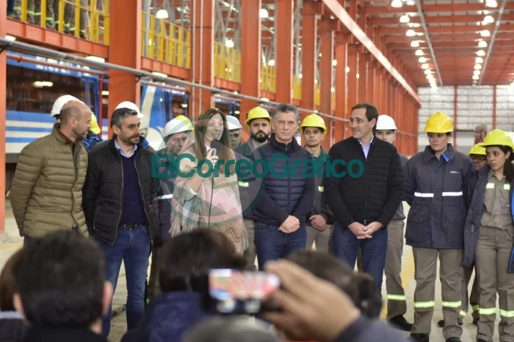 Tras 18 años de abandono, Macri, Vidal y Garro inauguraron los talleres ferroviarios del Tren Roca en Tolosa Tras 18 años de abandono, Macri, Vidal y Garro inauguraron los talleres ferroviarios del Tren Roca en Tolosa