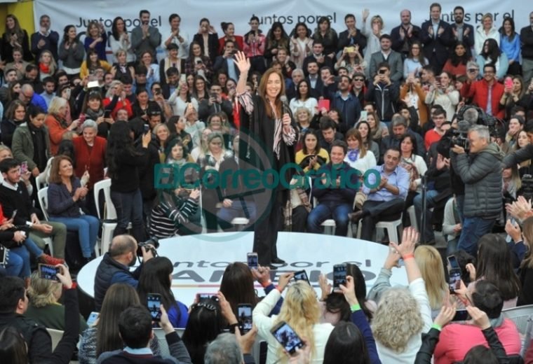 Vidal en La Plata: "En la Provincia no había un registro de cuántas escuelas ni de cuántos chicos había" Vidal 360° en el Club Circunvalación La Plata 1