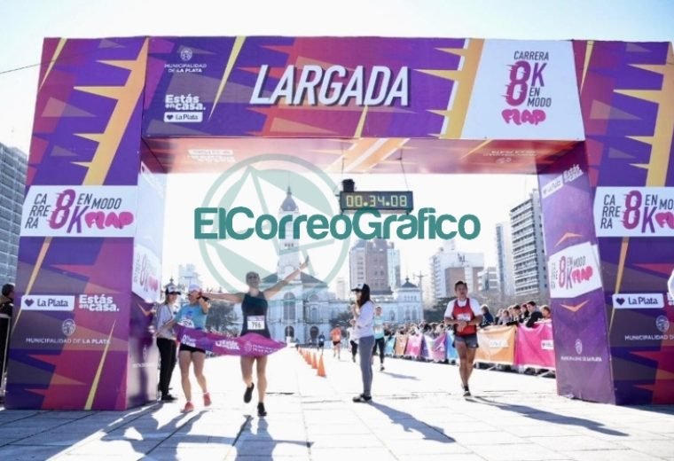 Ganadoras ‘8K Femenino’, Madeleine Bordón y Pilar Terminiello.