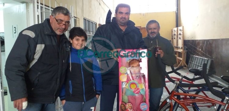 600 agremiados municipales de Berisso recibieron juguetes 600 agremiados municipales de Berisso recibieron juguetes