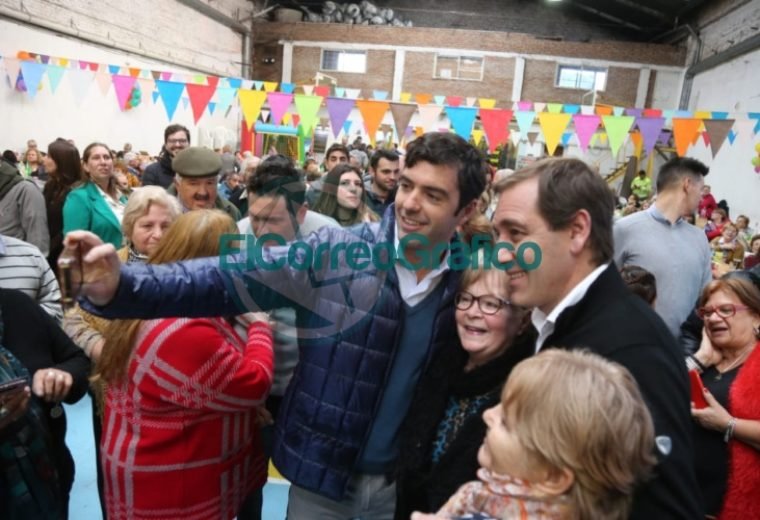 Garro celebró el Día del Abuelo en el Club Unión Vecinal 2