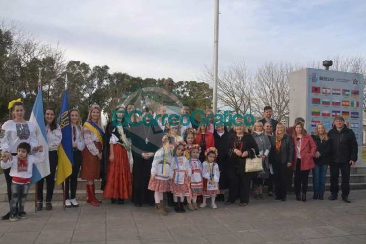 La Asociación Ucrania de Cultura "Prosvita" conmemoró el 28º aniversario de la Independencia Ucraniana