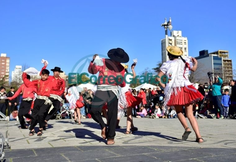 La Plata celebró los 194 Aniversario de la Independencia de Bolivia 2