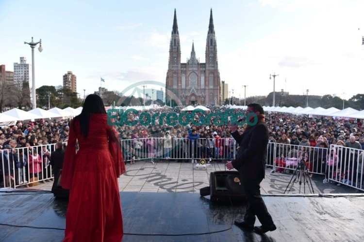 Más de 75 mil personas celebraron “Perú Vive” en Plaza Moreno Más de 75 mil personas celebraron “Perú Vive” en Plaza Moreno