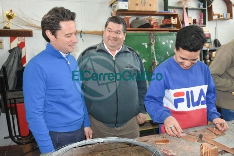 Nedela con Sánchez Zinny visitaron la Escuela 501 del Barrio Obrero Nedela con Sánchez Zinny visitaron la Escuela 501 del Barrio Obrero