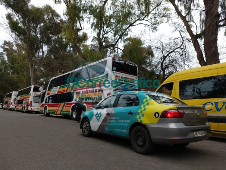 Operativos en La Plata en el transporte de larga distancia Operativos en La Plata en el transporte de larga distancia