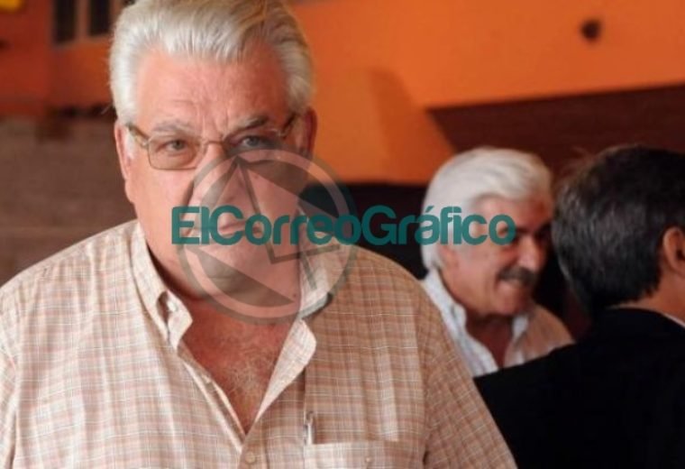 Oscar Ostoich, intendente de Capitán Samiento