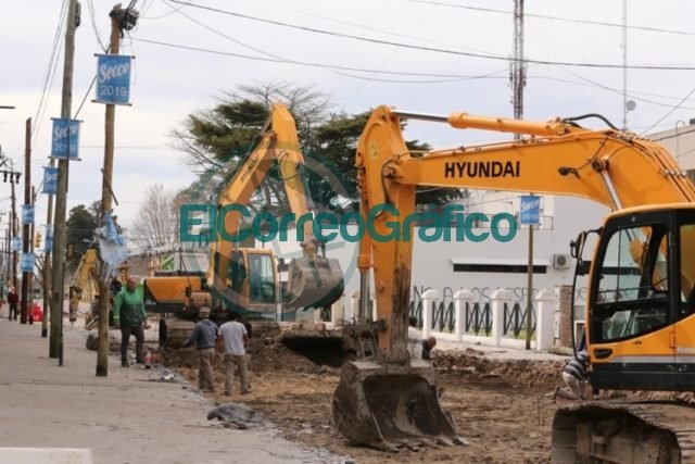 Pavimentación "con fondos propios" en Ensenada