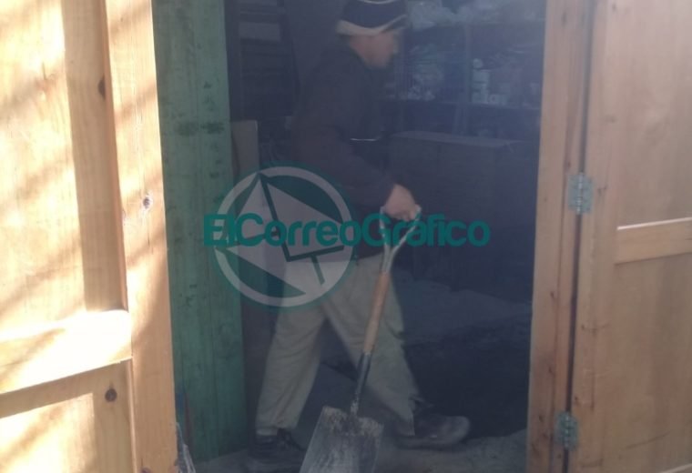 Trabajos de mantenimiento en el Sindicato de Municipales y en su Camping 3