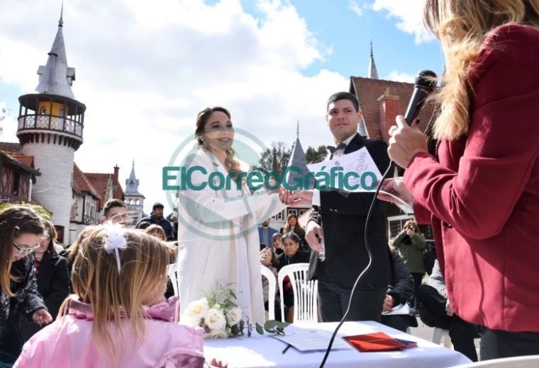 Tres parejas dieron el ”Sí“ en la República de los Niños 02