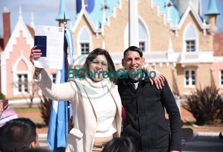 Tres parejas dieron el ”Sí“ en la República de los Niños 03
