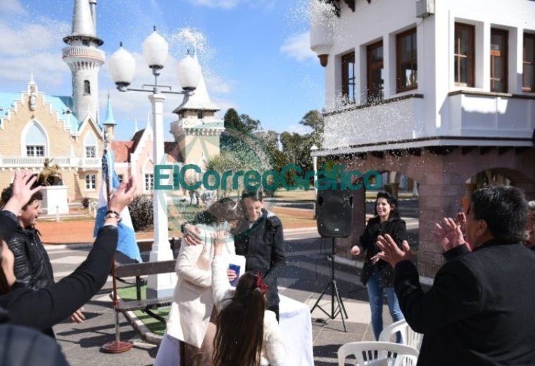 Tres parejas dieron el ”Sí“ en la República de los Niños 06