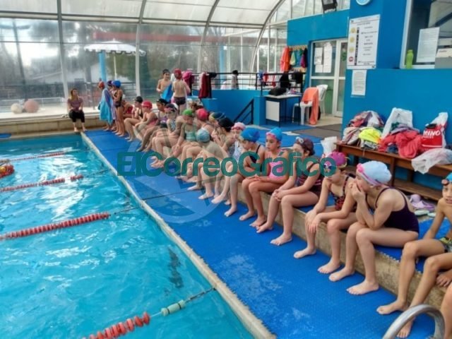 Alumnos de la Escuela Municipal de Natación participaron de una jornada de “Seguridad Acuática”