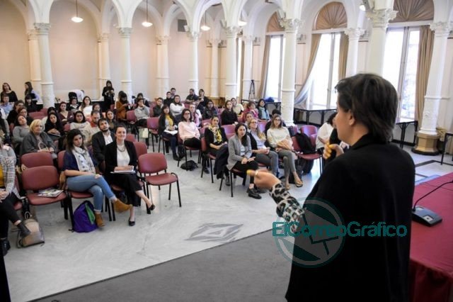 Conectando mujeres: una jornada para potenciar el desarrollo de las mujeres en tecnologías Conectando mujeres: una jornada para potenciar el desarrollo de las mujeres en tecnologías