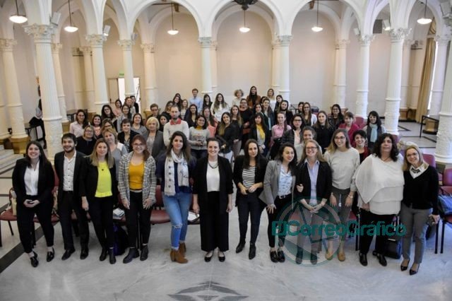 Conectando mujeres: una jornada para potenciar el desarrollo de las mujeres en tecnologías Conectando mujeres: una jornada para potenciar el desarrollo de las mujeres en tecnologías