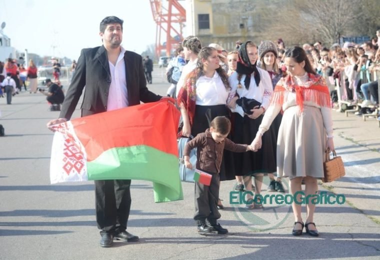 Desembarco Simbólico de Inmigrantes 2019 Berisso 09