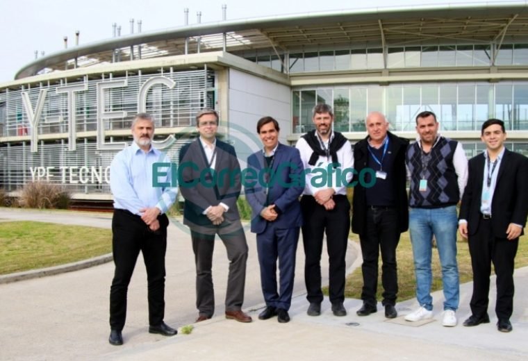 El ministor de Producción bonaerense Javier Tizado recorrió el centro YTec en Berisso 4
