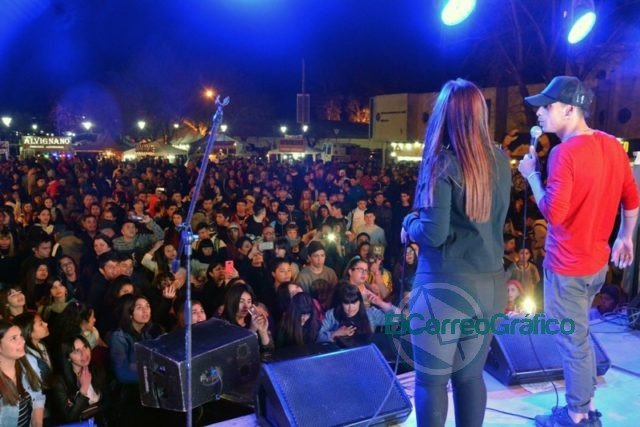 Festejos en del Día de la Primavera con un gran festival organizado por el Municipio en el Parque Cívico Festejos en del Día de la Primavera con un gran festival organizado por el Municipio en el Parque Cívico