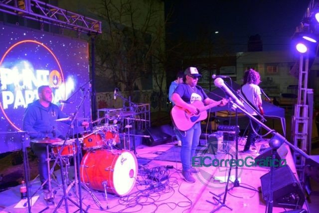 Festejos en del Día de la Primavera con un gran festival organizado por el Municipio en el Parque Cívico Festejos en del Día de la Primavera con un gran festival organizado por el Municipio en el Parque Cívico