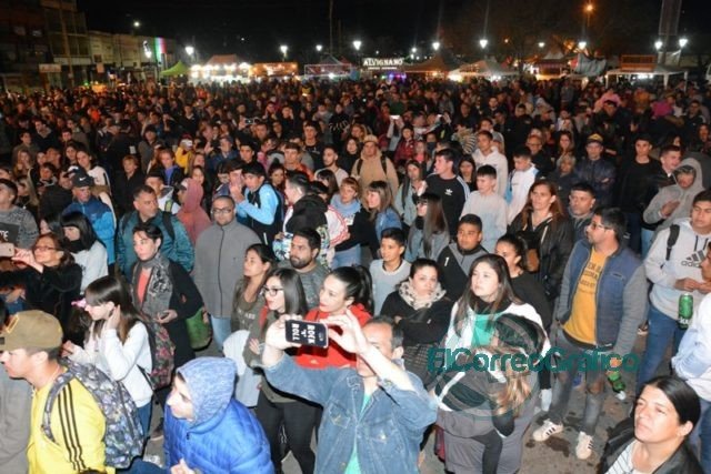 Festejos en del Día de la Primavera con un gran festival organizado por el Municipio en el Parque Cívico Festejos en del Día de la Primavera con un gran festival organizado por el Municipio en el Parque Cívico