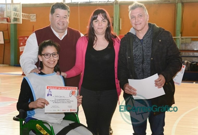 Gran asistencia en la jornada de promoción y capacitación de básquet sobre silla de ruedas en Berisso Gran asistencia en la jornada de promoción y capacitación de básquet sobre silla de ruedas en Berisso 03