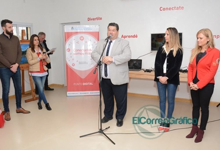 Nedela junto a vecinos del barrio El Carmen, inauguró el Centro Cultural y Polideportivo 2