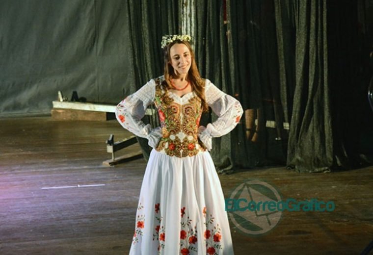 Fiesta Provincial del Inmigrante: Se presentaron las Representantes Culturales de las Colectividades Se presentaron las 20 Representantes Culturales de la Colectividades 02