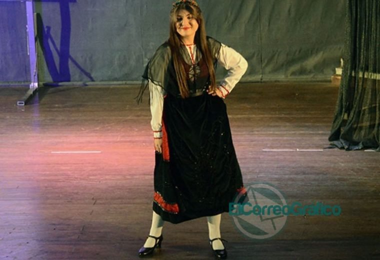 Fiesta Provincial del Inmigrante: Se presentaron las Representantes Culturales de las Colectividades Se presentaron las 20 Representantes Culturales de la Colectividades 09