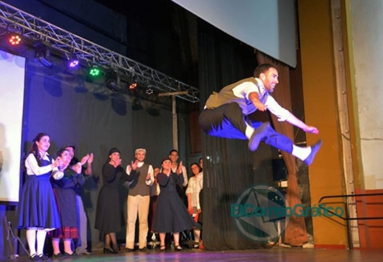 Fiesta Provincial del Inmigrante: Se presentaron las Representantes Culturales de las Colectividades Se presentaron las 20 Representantes Culturales de la Colectividades 24