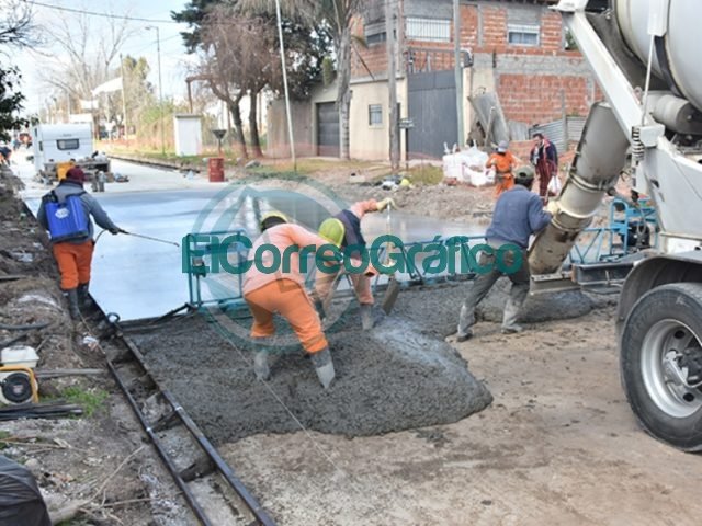 Última etapa de los trabajos de pavimentación sobre calle 122 bis entre 14 y 15