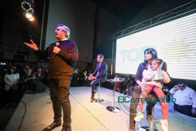 Alberto Fernández junto a Randazzo quien aseguró un Ministerio