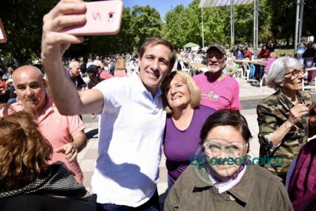 Garro encabezó una jornada de festejos junto a más de mil jubilados de la región