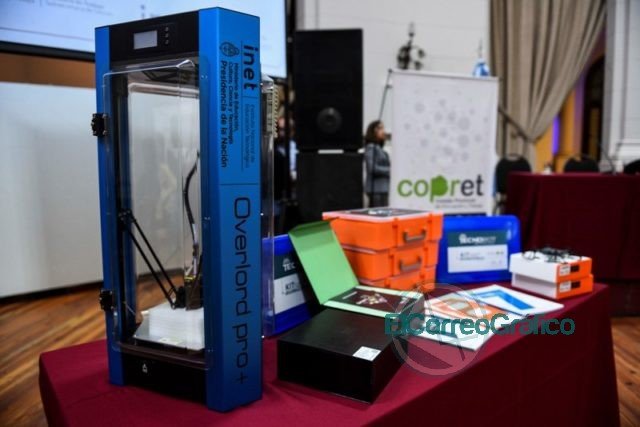 Instituciones educativas bonaerenses recibieron impresoras 3D para proyectos digitales