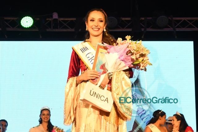 La Embajadora Provincial del Inmigrante es Kiara Jahaira Alejandra Cadena Núñez de la Colectividad Peruana