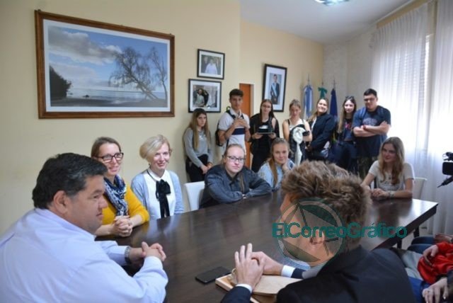 Nedela recibió a una delegación de jóvenes lituanos