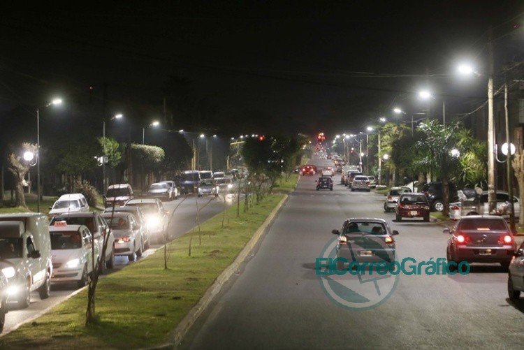 Nuevas luminarias en más de 800 cuadras de Villa Elvira