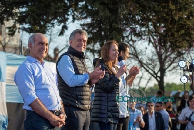 Vidal y Macri en la marcha del #SíSePuede en Junín