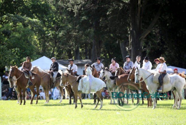 Con diversas propuestas culturales, culminaron los festejos por la "Semana de la Tradición" Con diversas propuestas culturales, culminaron los festejos por la "Semana de la Tradición"